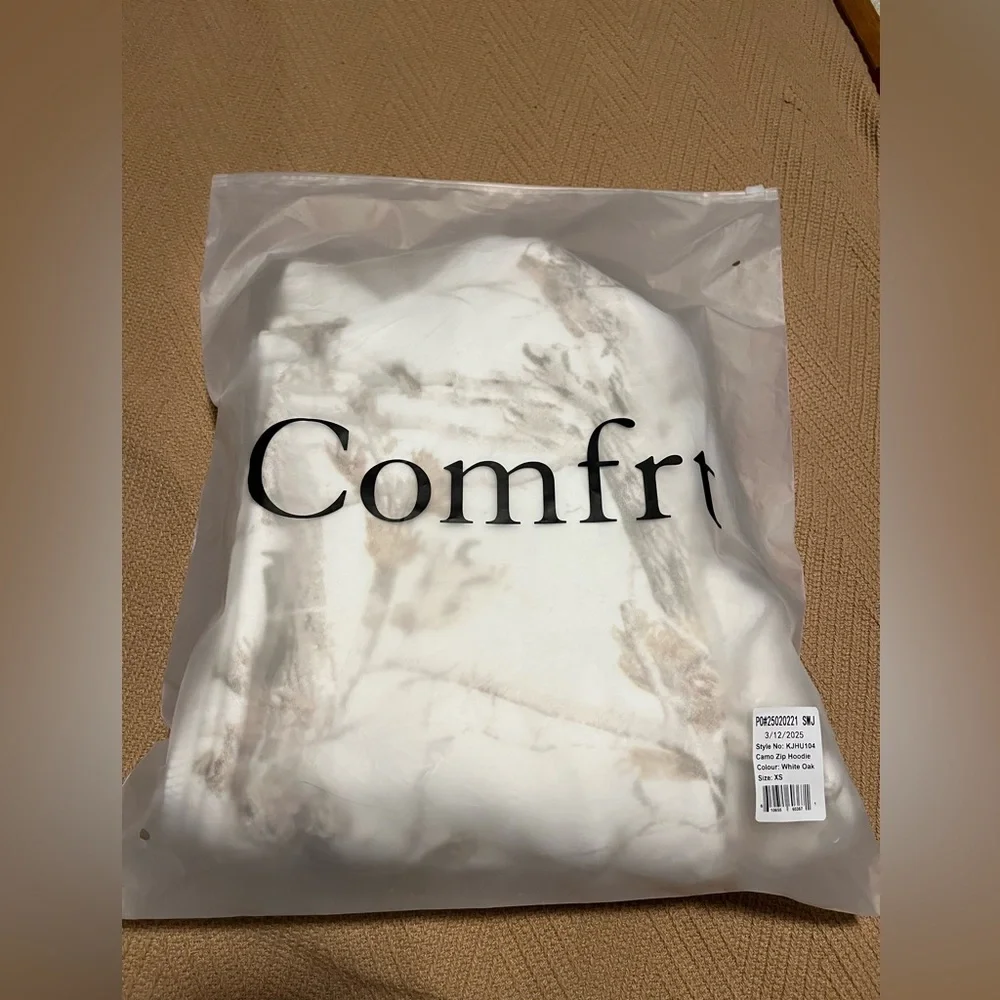 Comfrt Camo zip hoodie - Picture 5 of 13